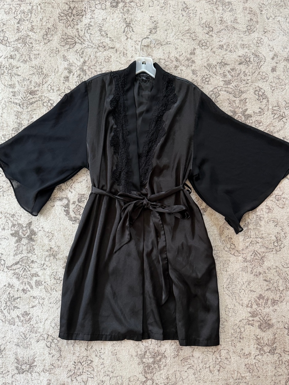 Jones New York Black Satin Lace-Trim Chiffon Kimono Sleeves Robe & Pockets